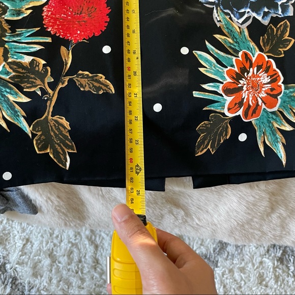 NWT Anthropologie Baraschi Black Peppering Floral Pencil Skirt, 4 - Picture 7 of 9